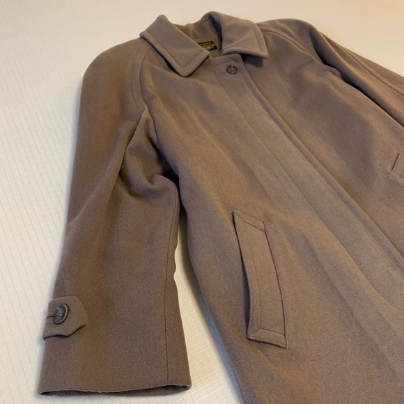 Vintage London Fog ‘Tempo Europa’ camel colored 100% wool coat - Picture 5 of 16